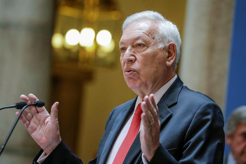 Exteriores mantiene la hipótesis de que la desaparición de los dos españoles fue por una avería mecánica Exteriores mantiene la hipótesis de que la desaparición de los dos españoles fue por una avería mecánica