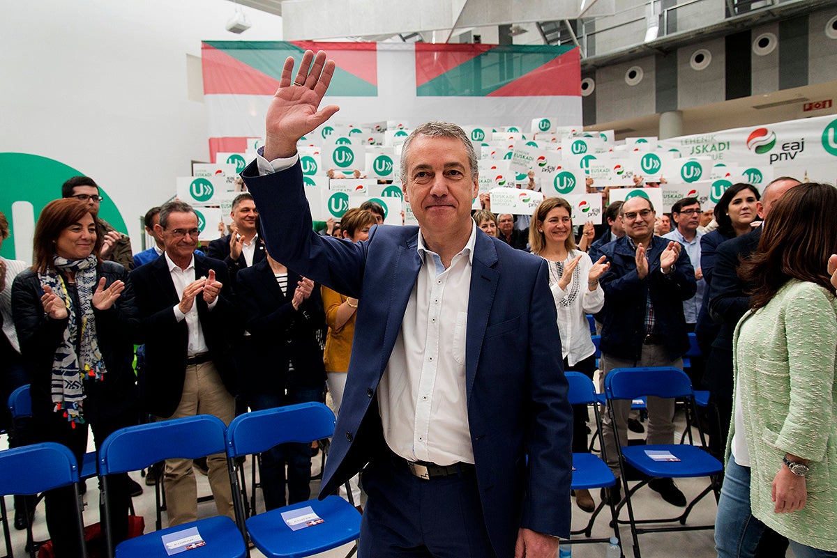 Urkullu pide "más soberanía" para hacer frente al "constante ataque al autogobierno" Urkullu pide "más soberanía" para hacer frente al "constante ataque al autogobierno"