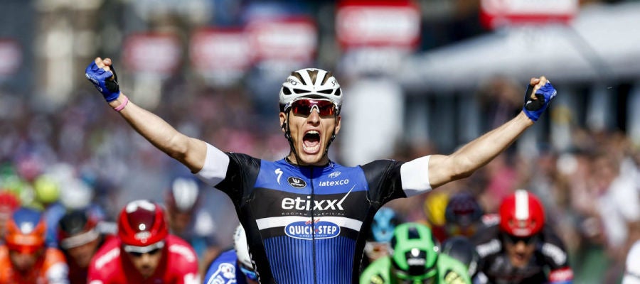 Kittel celebra la victoria en la 2ª etapa del Giro Kittel celebra la victoria en la 2ª etapa del Giro