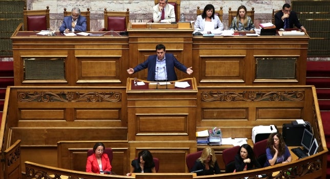 El Parlamento griego vota esta medianoche la reforma fiscal y de pensiones El Parlamento griego vota esta medianoche la reforma fiscal y de pensiones
