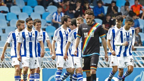 La Real Sociedad celebra un gol ante el Rayo