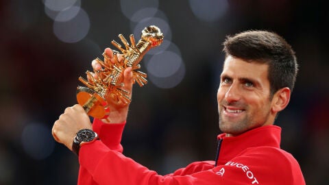 Djokovic levanta el trofeo del Mutua Madrid Open