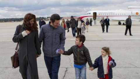 M&oacute;nica Garc&iacute;a Prieto, en el momento de la llegada de su marido.