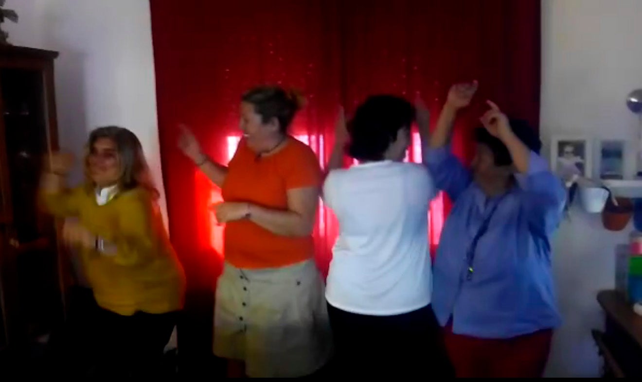 Bailando el 'picky, picky' Bailando el 'picky, picky'