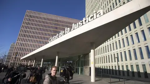 Fotografía de archivo de la entrada a la Ciudat de la Justicia Fotografía de archivo de la entrada a la Ciudat de la Justicia