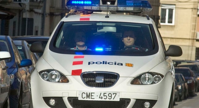 Detenido un hombre por amenazar con un cuchillo a los viandantes en el Raval Detenido un hombre por amenazar con un cuchillo a los viandantes en el Raval