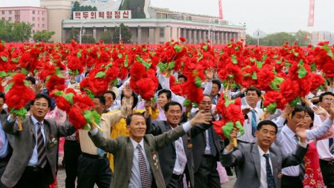 Corea del Norte ha celebrado un espectacular desfile de masas en Pyongyang 
