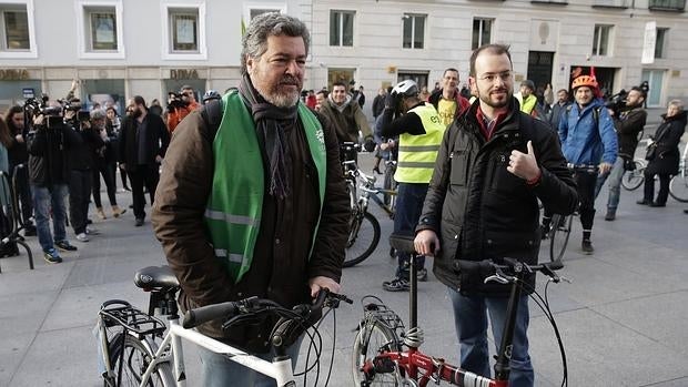 Juantxo López de Uralde: "La voluntad de la mayor parte de los países es seguir adelante sin Estados Unidos" Juantxo López de Uralde: "La voluntad de la mayor parte de los países es seguir adelante sin Estados Unidos"