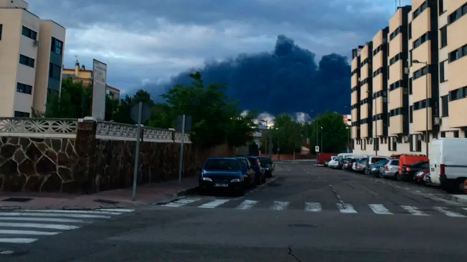 Incendio en el vertedero de neumáticos en Seseña Incendio en el vertedero de neumáticos en Seseña