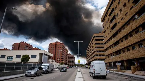 Columna de humo en una urbanización de Seseña (Toledo) Columna de humo en una urbanización de Seseña (Toledo)