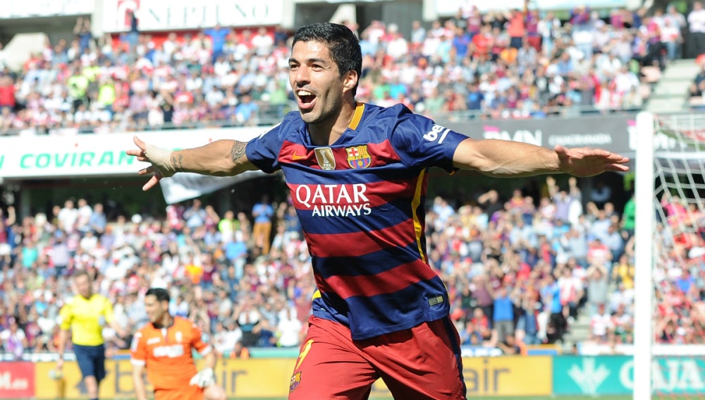 Suárez celebra un gol con el Barcelona