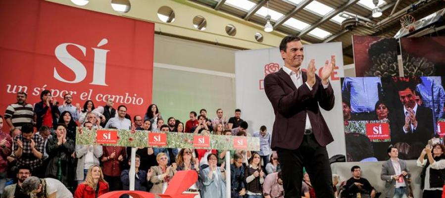 Pedro Sánchez en un acto de precampaña Pedro Sánchez en un acto de precampaña