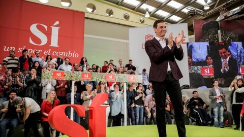 Pedro S&aacute;nchez en un acto de precampa&ntilde;a