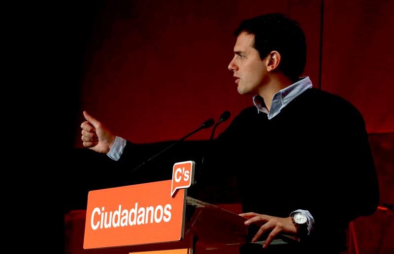 Rivera garantiza que, si Ciudadanos es "decisivo" tras el 26J, "habrá Gobierno" Rivera garantiza que, si Ciudadanos es "decisivo" tras el 26J, "habrá Gobierno"