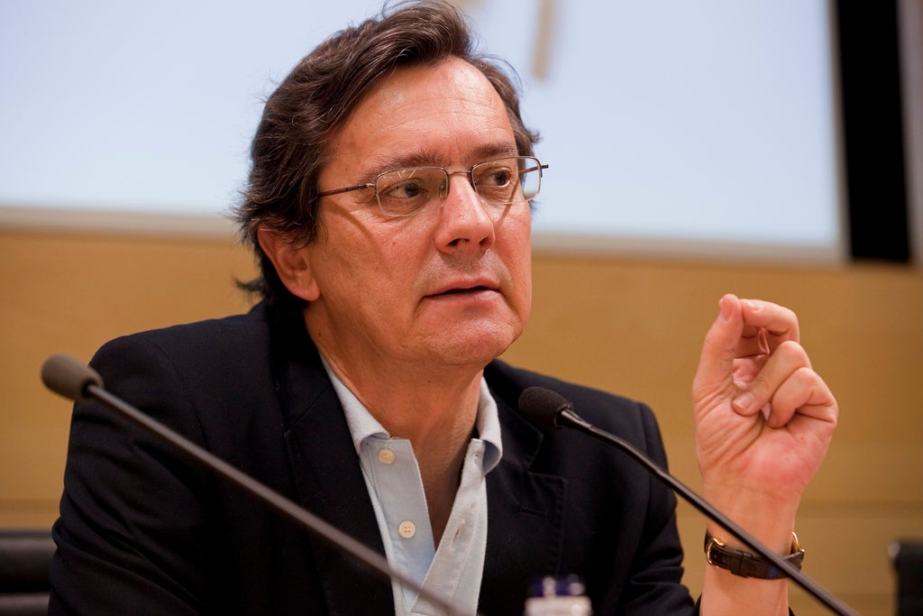 Fernando Vallespín: "No es lo que perdemos, sino lo que no ganamos al no tener gobierno" Fernando Vallespín: "No es lo que perdemos, sino lo que no ganamos al no tener gobierno"