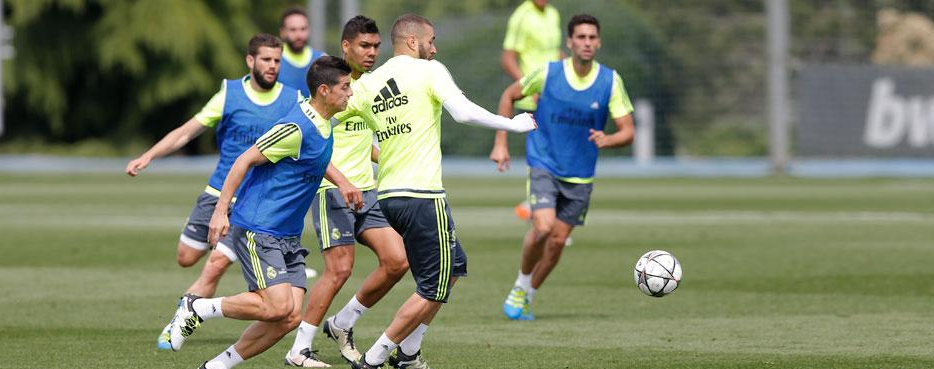 Lucas Vázquez vuelve a los entrenamientos y ya toca balón Lucas Vázquez vuelve a los entrenamientos y ya toca balón