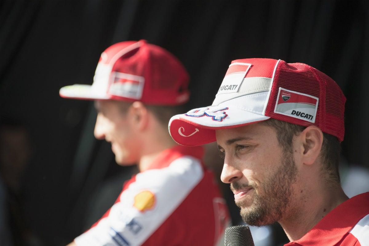 Dovizioso renueva con Ducati y será el compañero de Jorge Lorenzo Dovizioso renueva con Ducati y será el compañero de Jorge Lorenzo