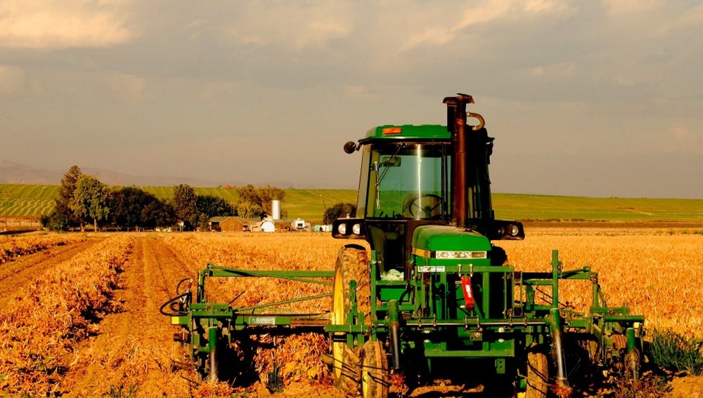 El plan Renove de maquinaria agrícola beneficiará a más de 1.000 agricultores y ganaderos del país El plan Renove de maquinaria agrícola beneficiará a más de 1.000 agricultores y ganaderos del país