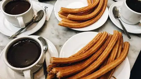 Chocolate con churros de San Ginés Chocolate con churros de San Ginés