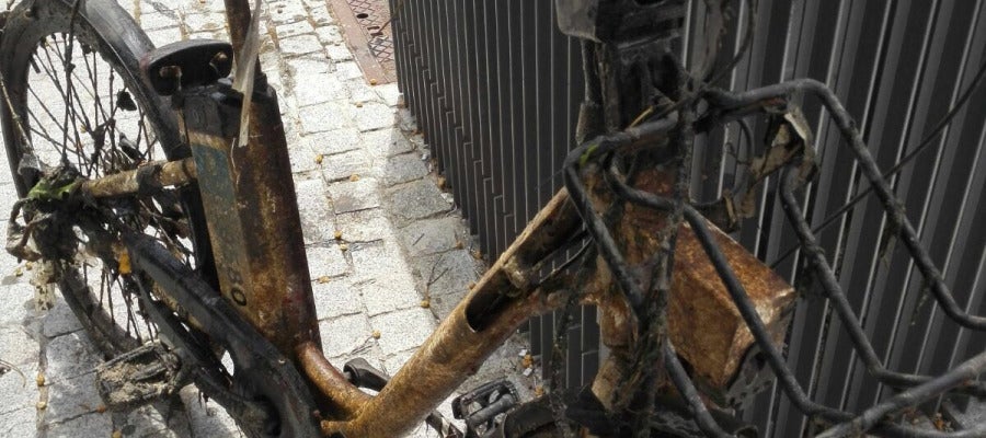 Bicicleta eléctrica de Bicimad rescatada del río Manzanares Bicicleta eléctrica de Bicimad rescatada del río Manzanares