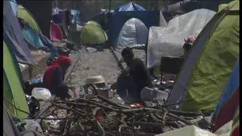 Frame 58.484193 de: La policía griega comienza a desalojar el campamento de Idomeni donde hay más de 8.400 refugiados Frame 58.484193 de: La policía griega comienza a desalojar el campamento de Idomeni donde hay más de 8.400 refugiados