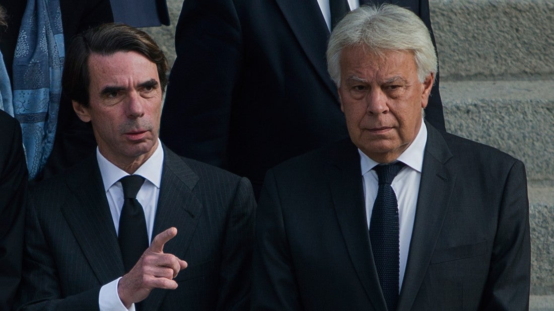 'Cara a cara' entre González y Aznar: así se vivió el primer debate electoral televisado 'Cara a cara' entre González y Aznar: así se vivió el primer debate electoral televisado