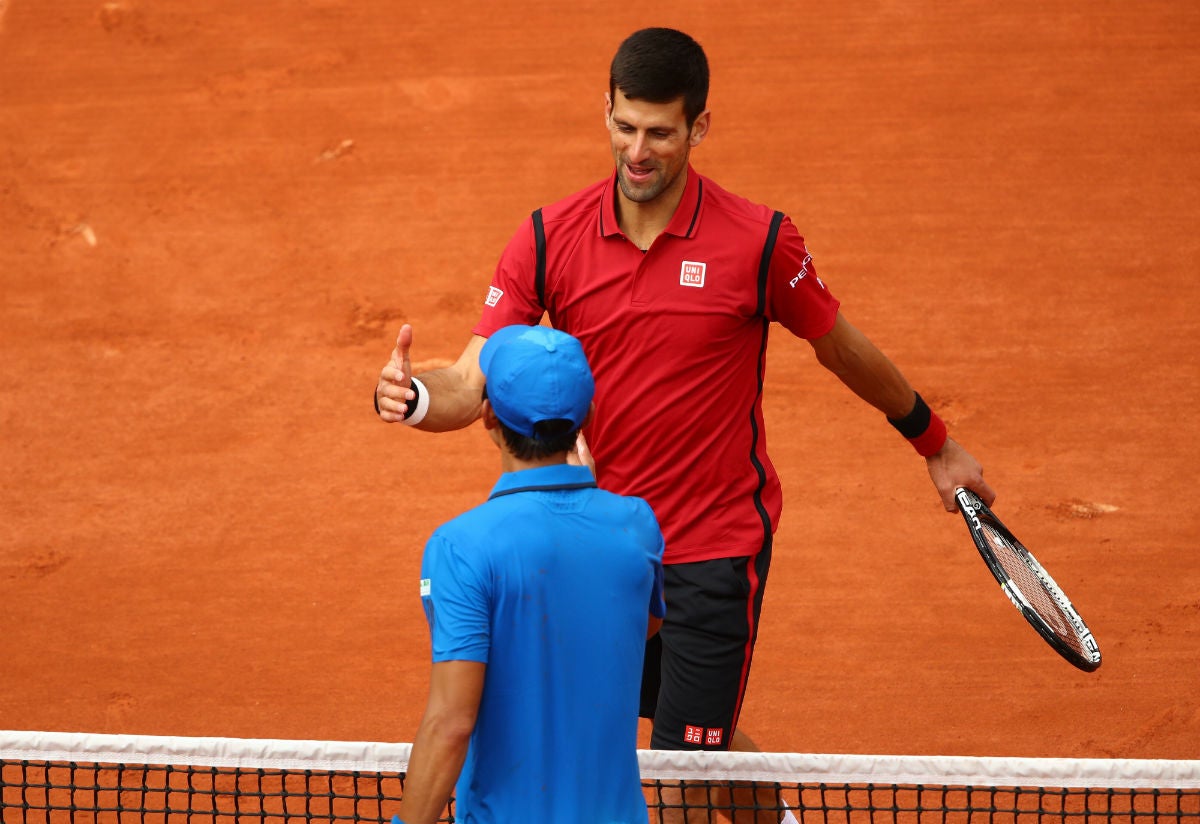 Djokovic arrolla a Yen-Hsun Lu en su debut en Roland Garros Djokovic arrolla a Yen-Hsun Lu en su debut en Roland Garros