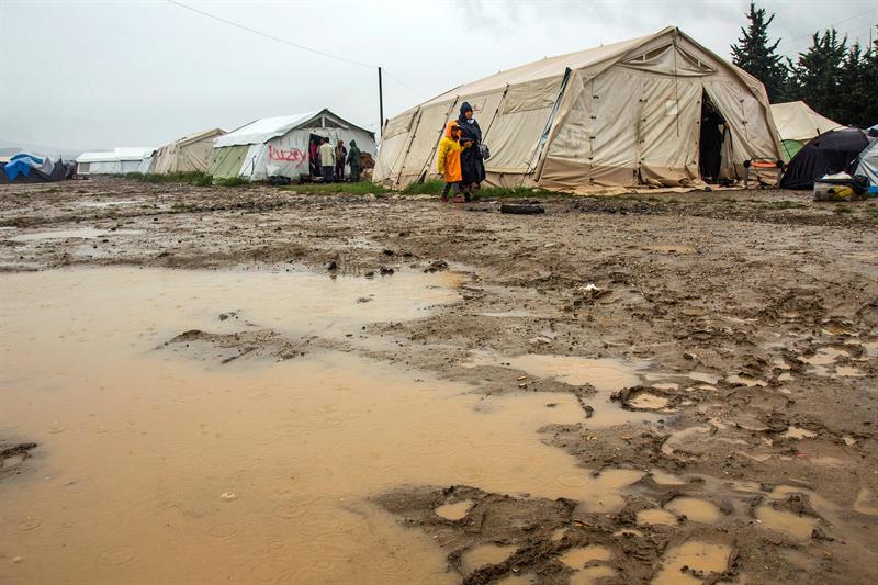 La Policía griega comienza a desalojar el campamento de refugiados de Idomeni La Policía griega comienza a desalojar el campamento de refugiados de Idomeni