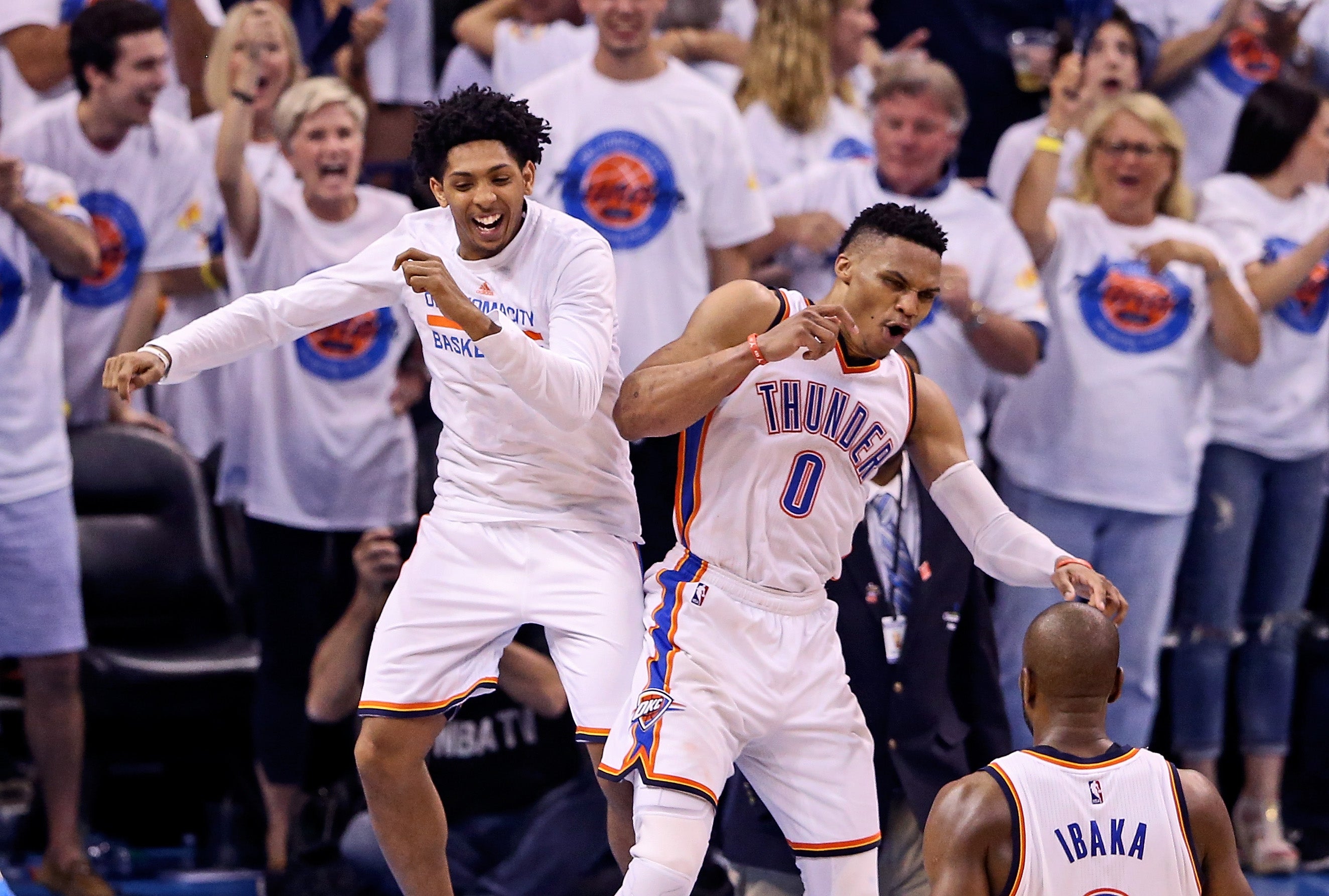 Los Thunder vuelven a tumbar a los Warriors, que se quedan al borde del abismo Los Thunder vuelven a tumbar a los Warriors, que se quedan al borde del abismo