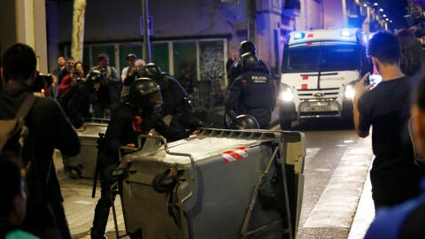 Disturbios en el barrio barcelon&eacute;s de Gr&agrave;cia
