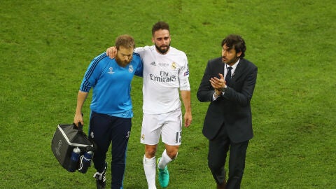 Carvajal, en el momento de abandonar el terreno de juego