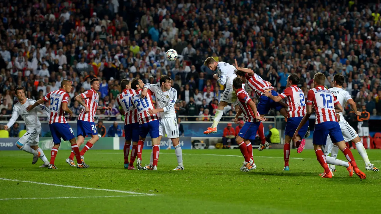 Sergio Ramos marca de cabeza al Atlético de Madrid en la final de Lisboa Sergio Ramos marca de cabeza al Atlético de Madrid en la final de Lisboa