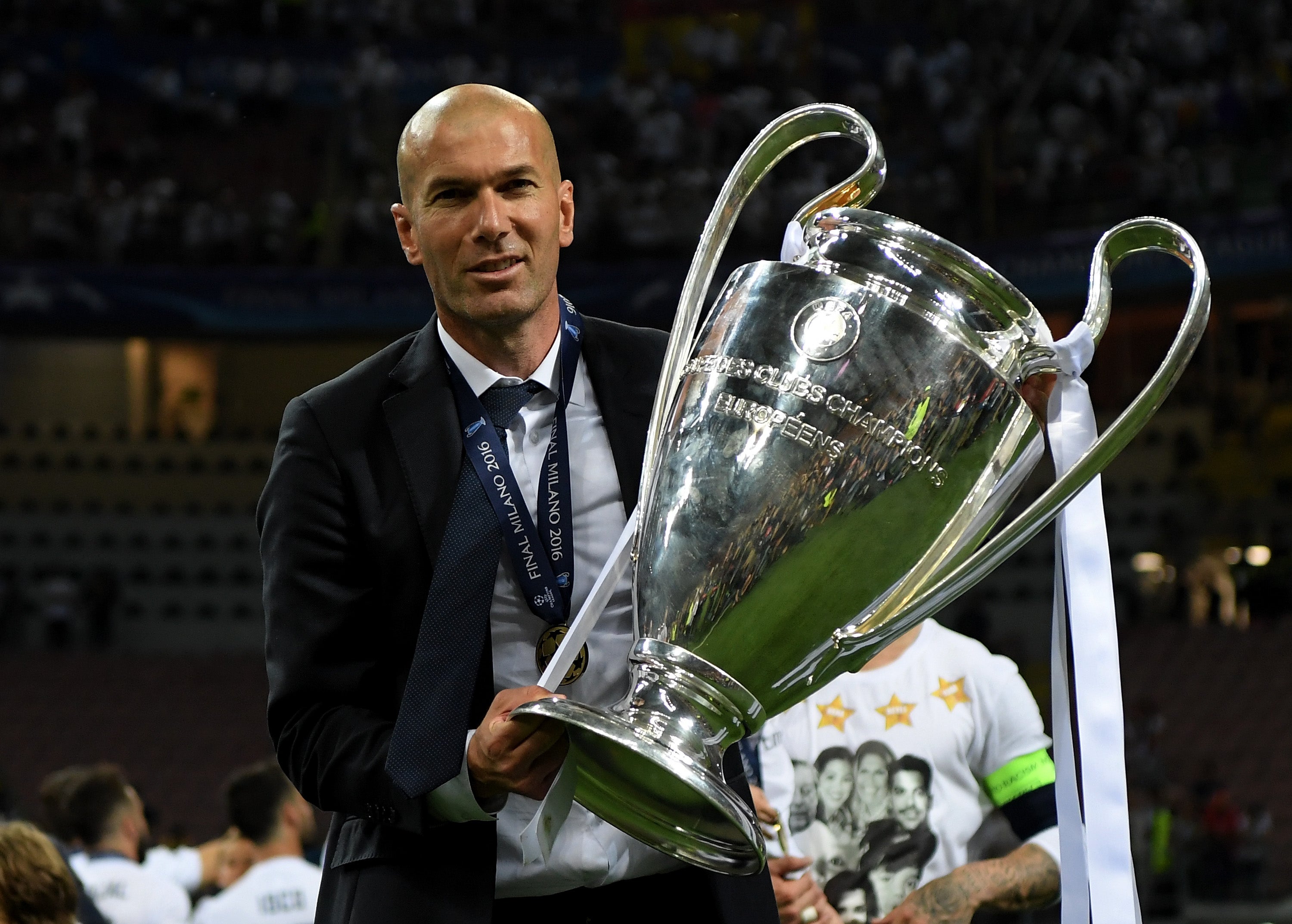 Zidane ganó 13 millones de euros por ganar la Undécima, según 'Der Spiegel' Zidane ganó 13 millones de euros por ganar la Undécima, según 'Der Spiegel'