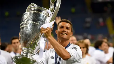 Cristiano Ronaldo levanta la Champions Cristiano Ronaldo levanta la Champions