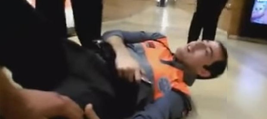 Imagen del vigilante de seguridad agredido en el metro de Barcelona Imagen del vigilante de seguridad agredido en el metro de Barcelona