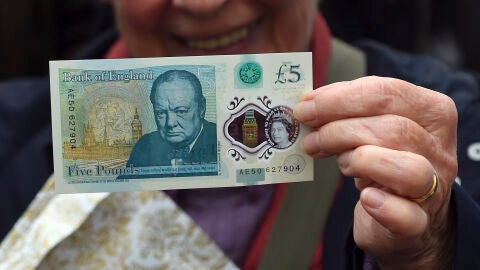 El nuevo billete de pl&aacute;stico de cinco libras