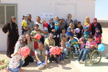 Un niño sirio con parálisis cerebral empieza a caminar gracias a la ayuda española Un niño sirio con parálisis cerebral empieza a caminar gracias a la ayuda española