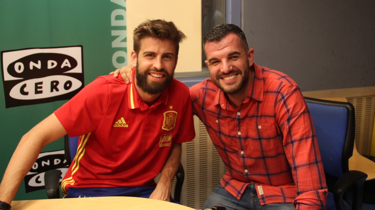 Gerard Piqué: "Nolito sería un gran jugador para el Barça y a ese precio es una ganga" Gerard Piqué: "Nolito sería un gran jugador para el Barça y a ese precio es una ganga"