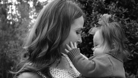La madre junto a su peque&ntilde;a Emersyn