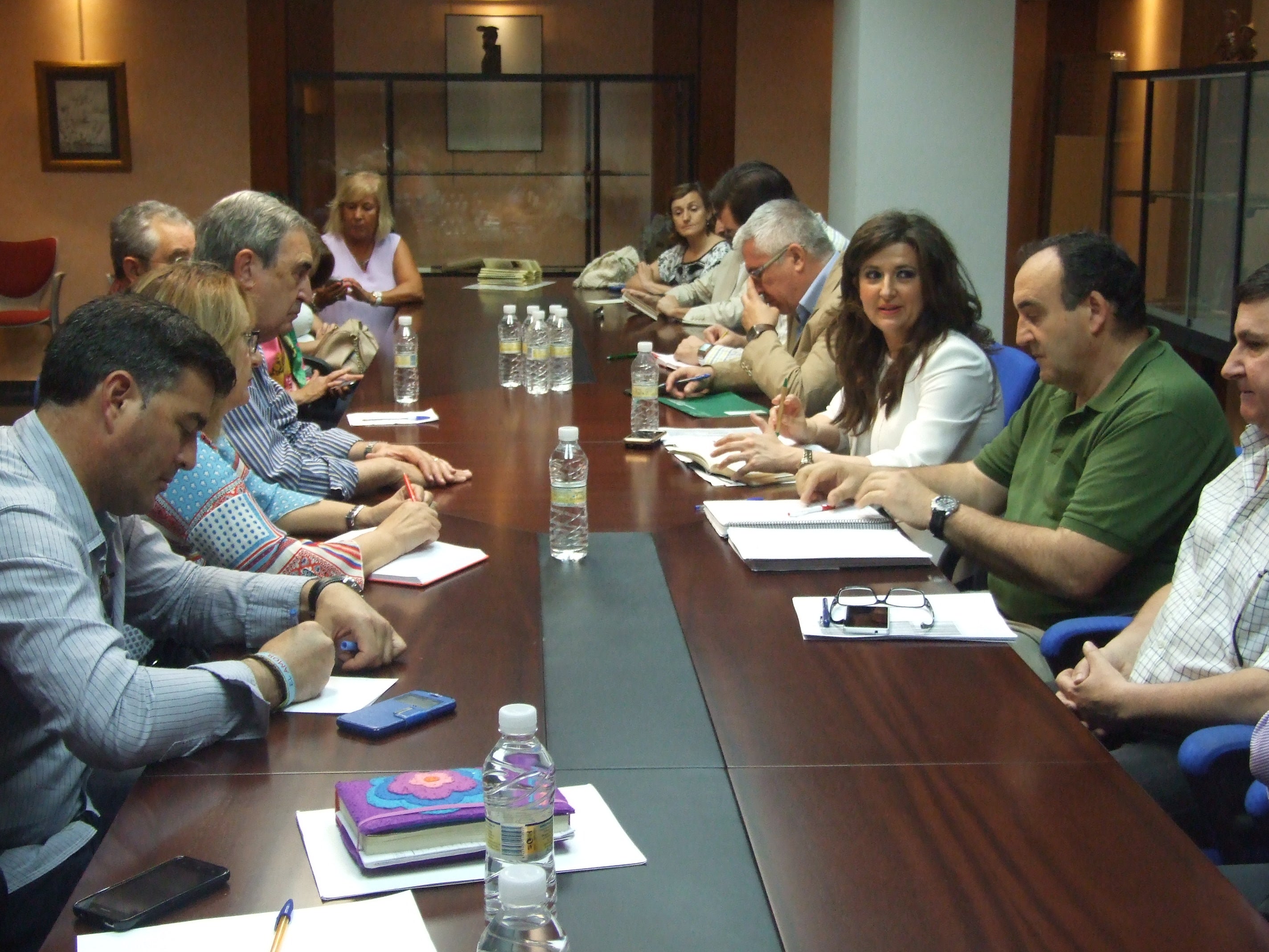 Jaén en la Onda con Nicolás Hidalgo 08/06/2016 Vecinos del Valle se van a movilizar por un Ciclo Formativo Jaén en la Onda con Nicolás Hidalgo 08/06/2016 Vecinos del Valle se van a movilizar por un Ciclo Formativo