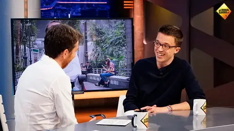 Pablo Motos a Íñigo Errejón: "Gracias a tus padres por dejarte trasnochar hoy" Pablo Motos a Íñigo Errejón: "Gracias a tus padres por dejarte trasnochar hoy"