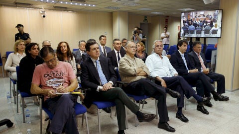 La infanta Cristina, I&ntilde;aki Urdangarin y el expresidente balear, Jaume Matas, entre otros acusados