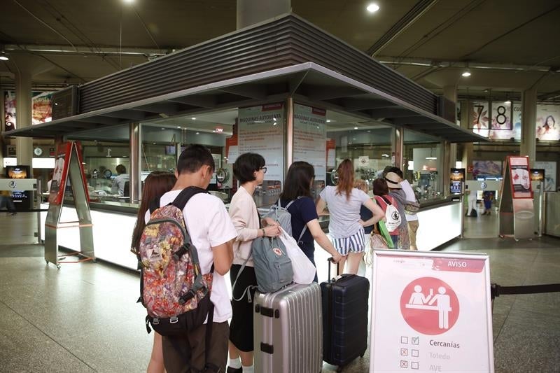 Los maquinistas y Renfe logran un acuerdo y desconvocan los próximos paros Los maquinistas y Renfe logran un acuerdo y desconvocan los próximos paros