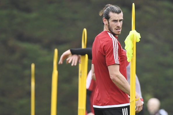Todos contra Bale en un día histórico para Eslovaquia y Gales Todos contra Bale en un día histórico para Eslovaquia y Gales