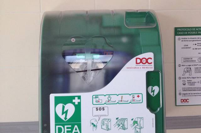 La Junta instalará 200 desfibriladores en farmacias rurales de la región y en la nómina de julio abonará a los funcionarios el 2% de subida La Junta instalará 200 desfibriladores en farmacias rurales de la región y en la nómina de julio abonará a los funcionarios el 2% de subida