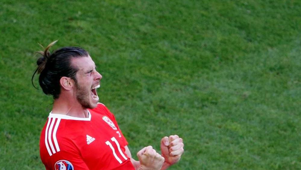 Bale celebra su gol a la selección de Eslovaquia