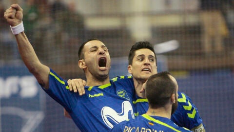 Los jugadores del Inter Movistar celebran la victoria
