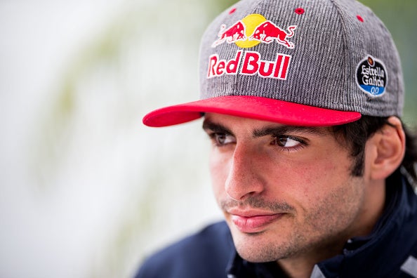 Red Bull ejerce la opción de renovación por Carlos Sainz con Toro Rosso para 2017 Red Bull ejerce la opción de renovación por Carlos Sainz con Toro Rosso para 2017