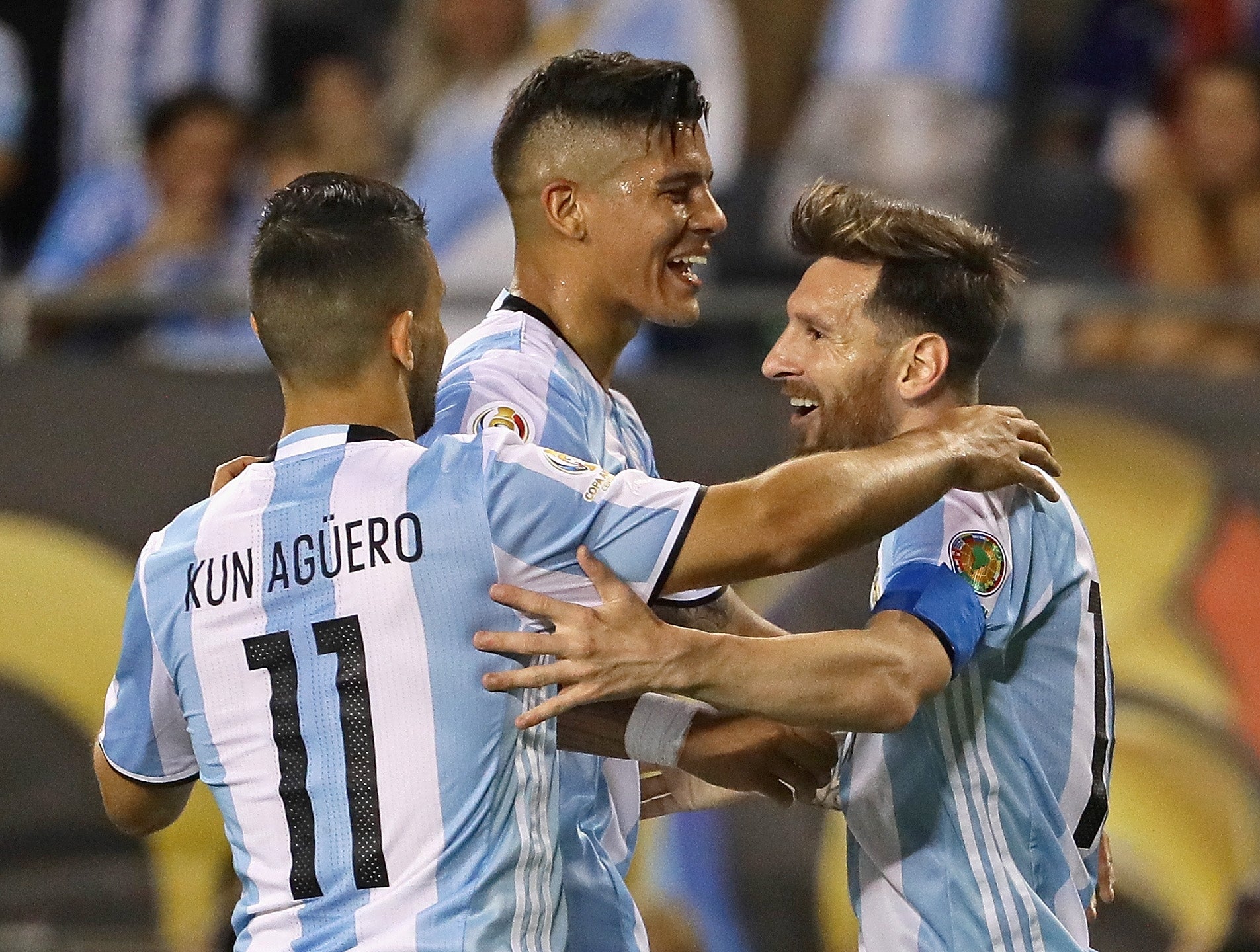 Gran caño de Messi que dejó arrodillado al portero de Bolivia Gran caño de Messi que dejó arrodillado al portero de Bolivia