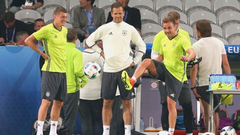 La selecci&oacute;n alemana durante un entrenamiento